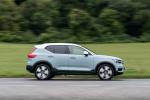 Volvo XC40 T3 Momentum 2018 года (UK)